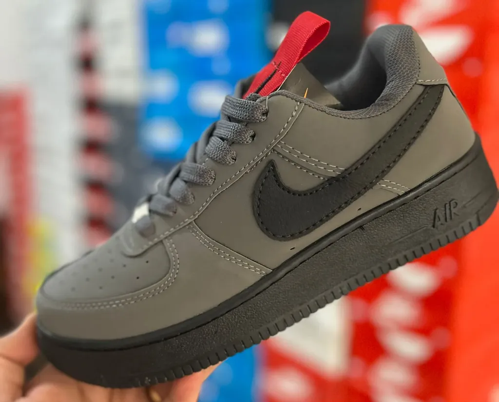 TENIS NIKE AIR FOCE PREMIUM CHUMBO (41)