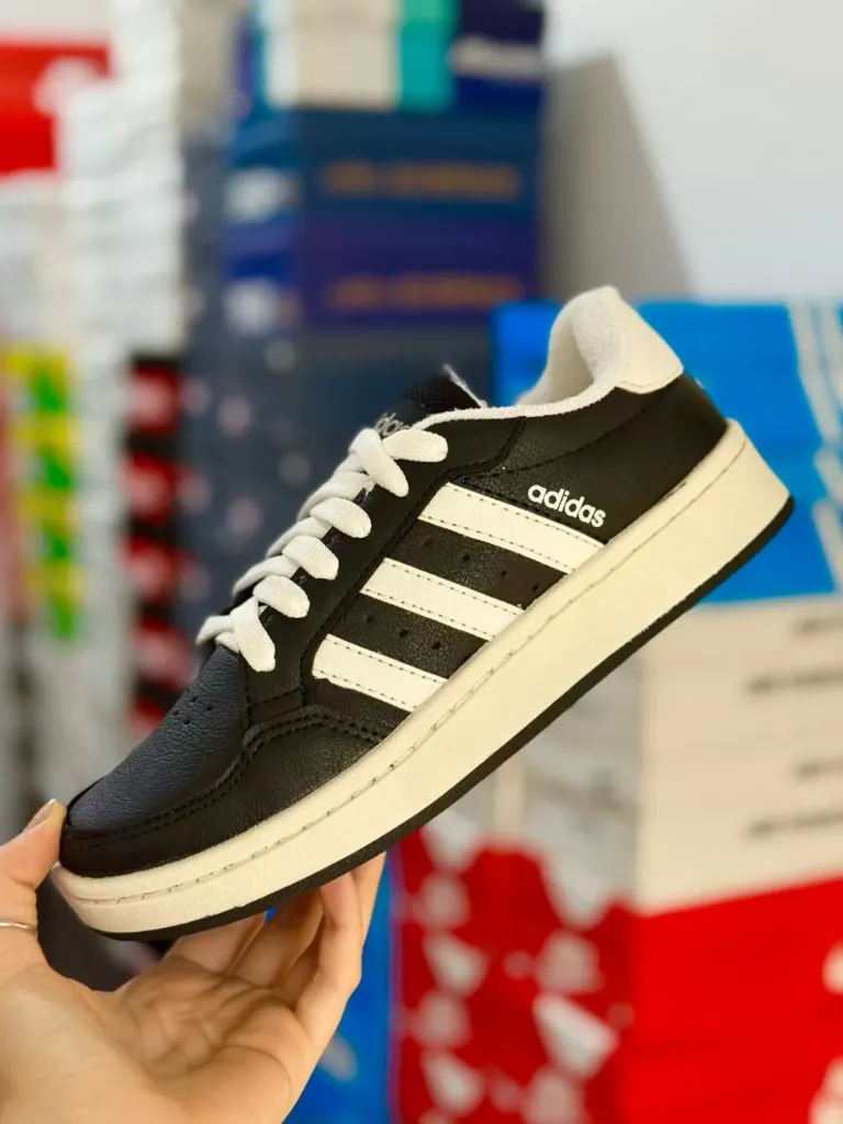 TÊNIS ADIDAS PREMIUM (40)