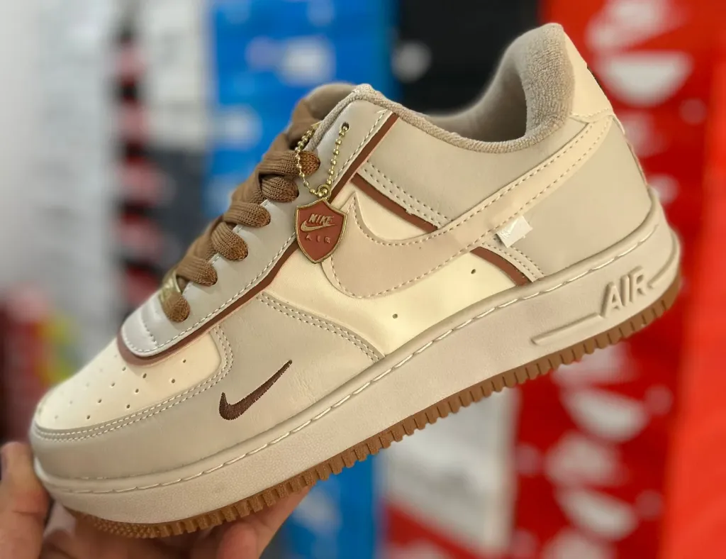 TENIS NIKE AIR FORCE PREMIUM (40)